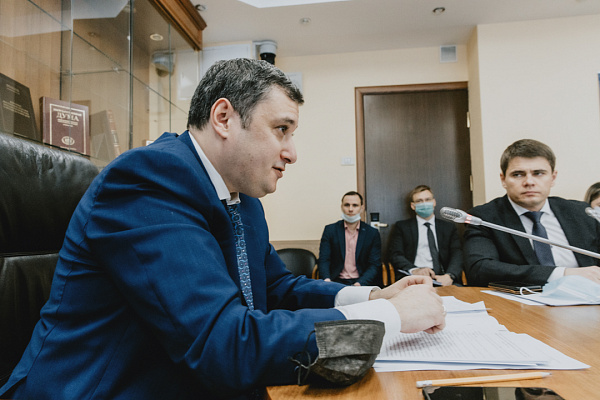Александр Хинштейн предложил обязать IT-компании без ЦОД в России отчислять 1,2% годовой выручки